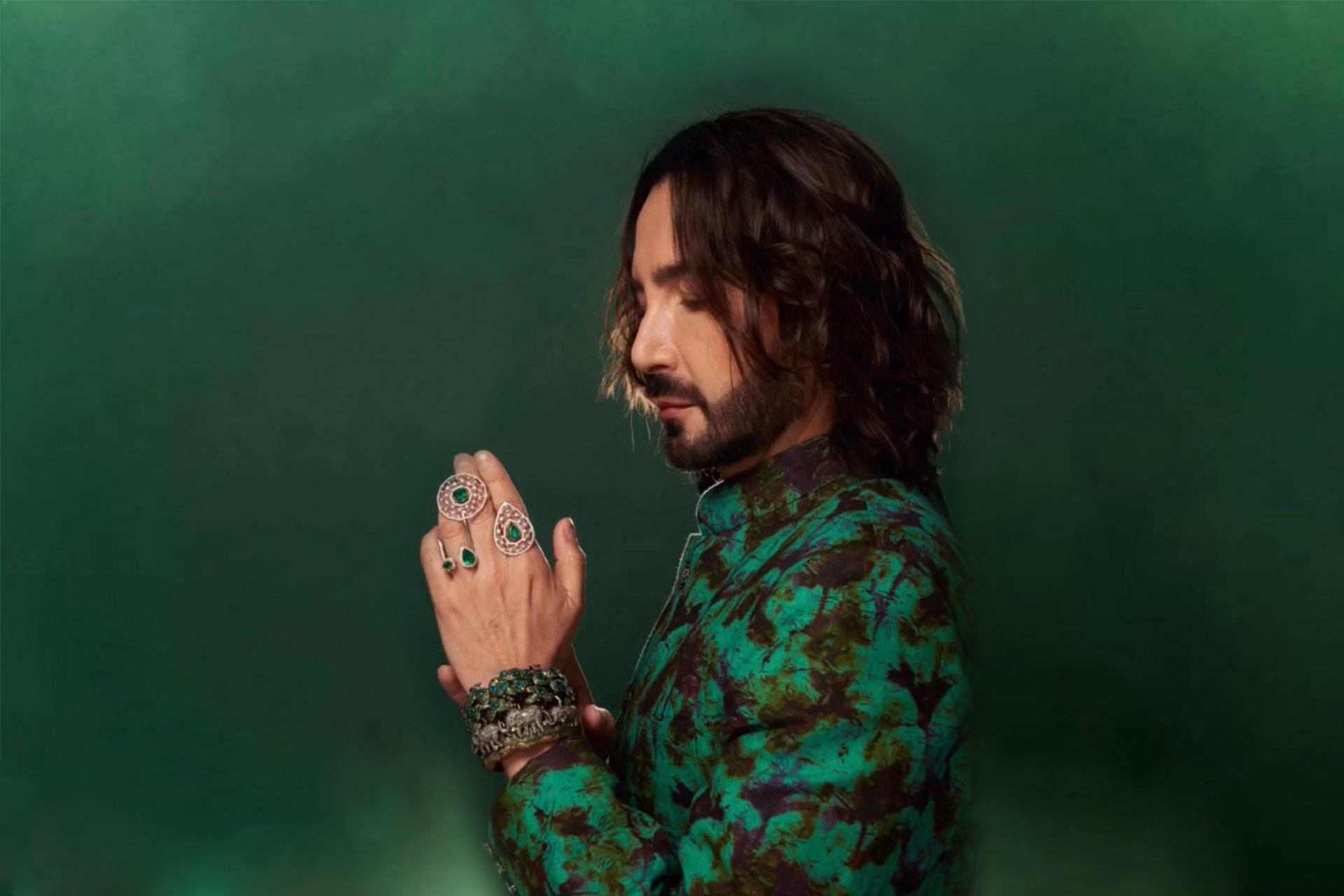 Elegant diamond ring